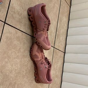 On cloud running cloudtek shoes